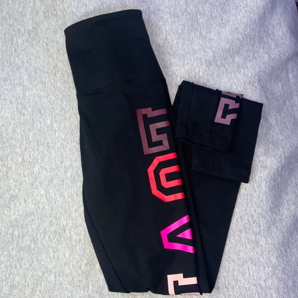 Love pink leggings
